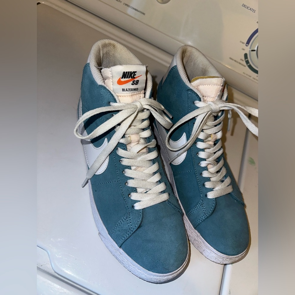 Nike blazermid size 7 men/ 9 women